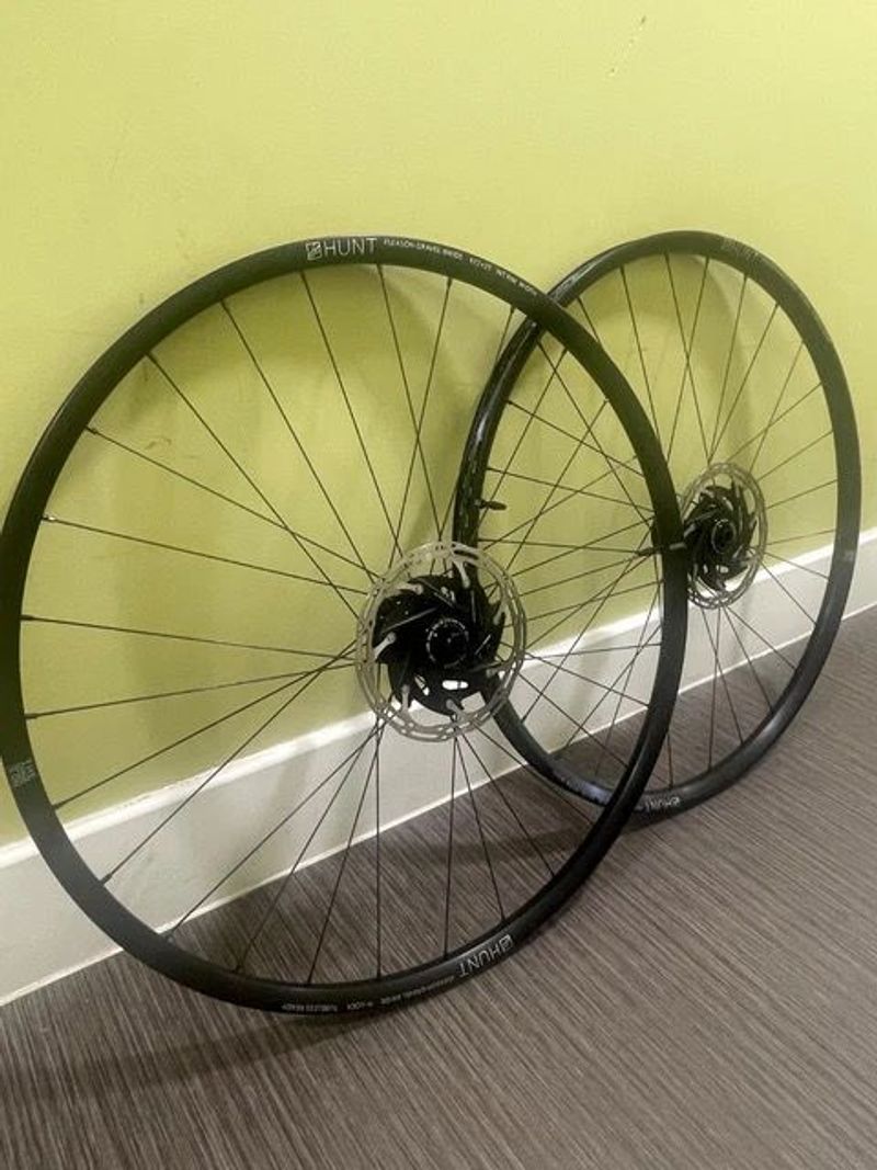 Used Hunt Wheels 4 Season Disc Wheelset Wheels