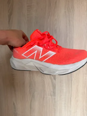 Gebrauchtes New Balance FUELCELL PROPEL V5 bike — Bild 2 von 5