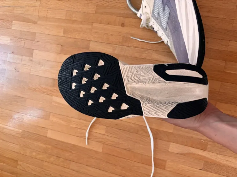 Gebrauchtes New Balance Fuelcell Rebel V5 bike — Bild 3 von 4
