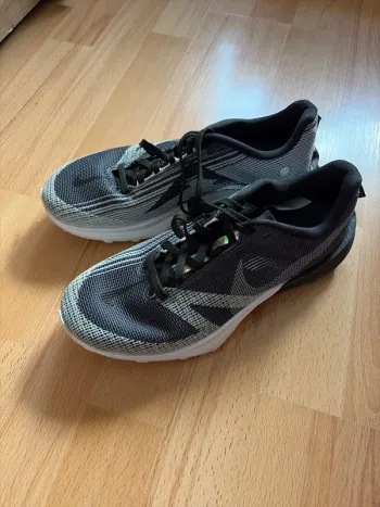 Used Nike Trail shoes dames Running Shoes