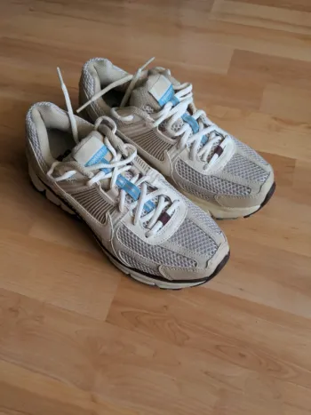 Použité Nike Vomero 5 Running Shoes