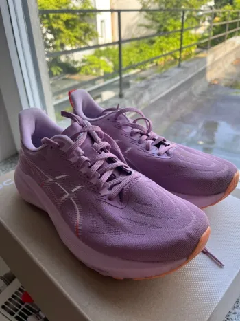 Used Asics GT2000 13 Running Shoes