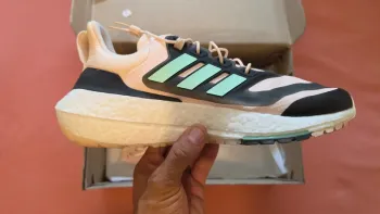 Used Adidas Ultraboost 22 C.RDY II bike — image 8 of 9