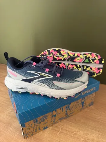 Gebrauchtes Brooks Cascadia 18 Running Shoes