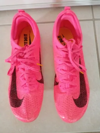 Použité Nike Chaussures athlétisme femme 41 Running Shoes