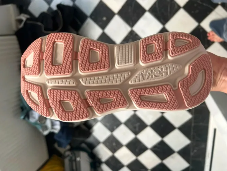 Used Hoka roze maat 38 NIEUW bike — image 3 of 5