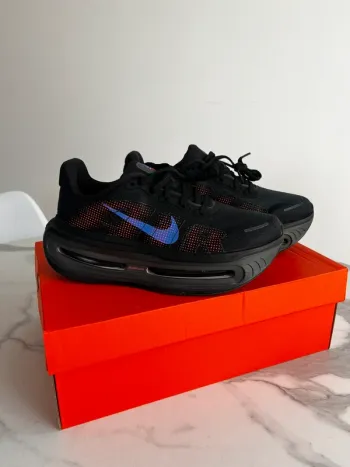 Used Premium Vomero Running Shoes
