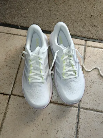 Used Supernova Rise 3 Running Shoes