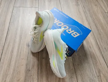 Used Brooks GHOST 17 Running Shoes