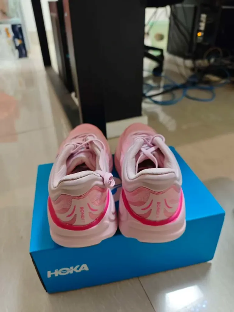 Used Hoka Shoes Size 41 bike — image 3 of 6