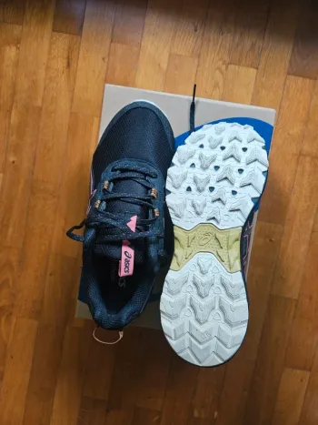 Used Asics Trail running Schuhe bike — image 3 of 5