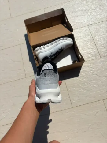 Tweedehands Ideal On Running Sneaker bike — afbeelding 3 van 9