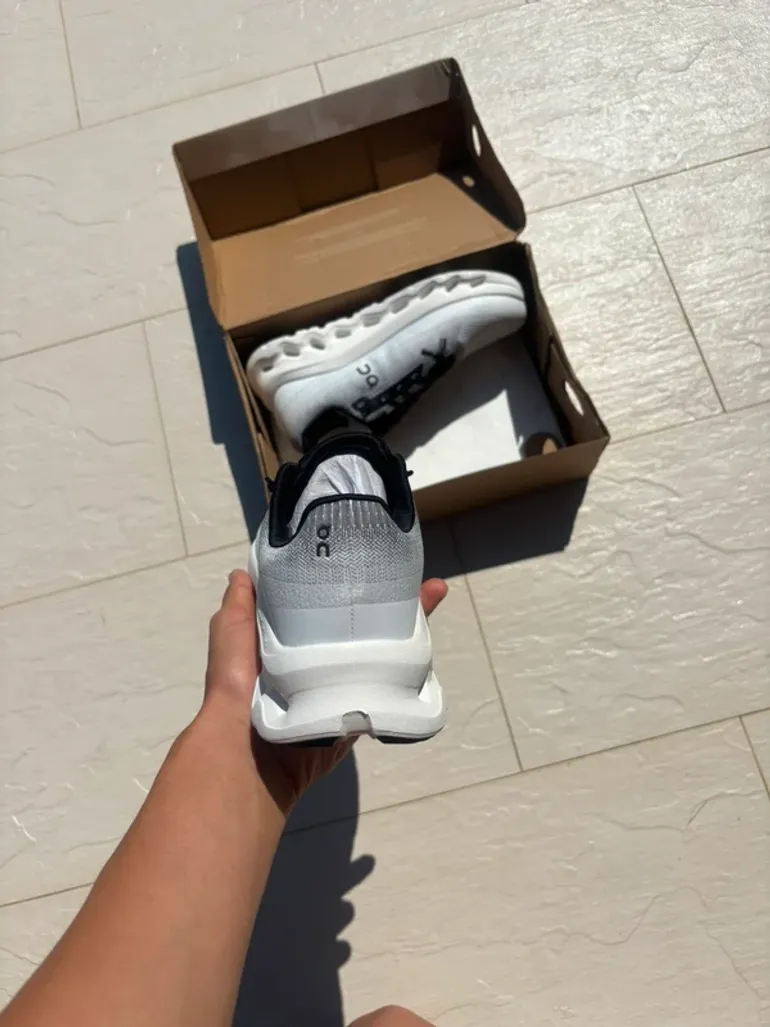 Tweedehands Ideal On Running Sneaker bike — afbeelding 3 van 9