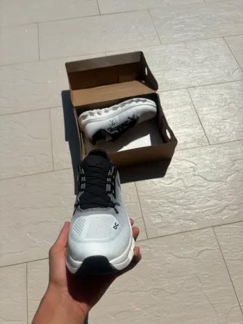 Tweedehands Ideal On Running Sneaker bike — afbeelding 2 van 9