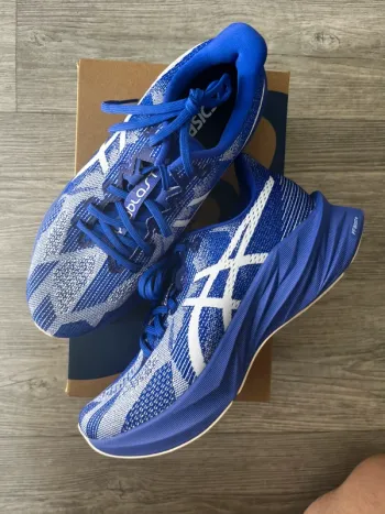 Used Asics Dynablast 5 Running Shoes