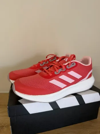 Used Adidas shoes size 38 2/3 Football & Soccer