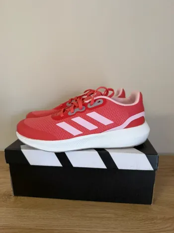Used Adidas shoes size 38 2/3 bike — image 2 of 6
