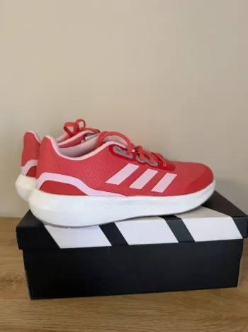 Used Adidas shoes size 38 2/3 bike — image 3 of 6