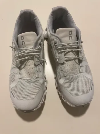 Używany On Running Cloud Running Shoes