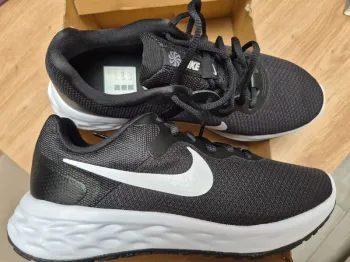 Použité Nike Revolution Running Shoes