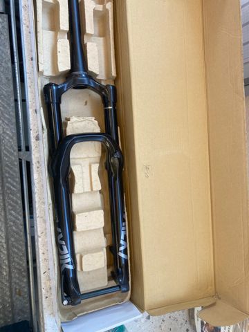 RockShox Lyrik Select+ Fork de segunda mano