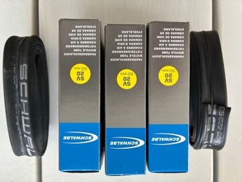 Used Schwalbe Extra Light 700C 28” SV 20 60mm Tyres & Tubes
