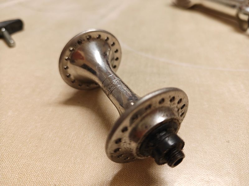 Używany Campagnolo Moyeu vélo roue avant 18 rayons 2002 Wheels