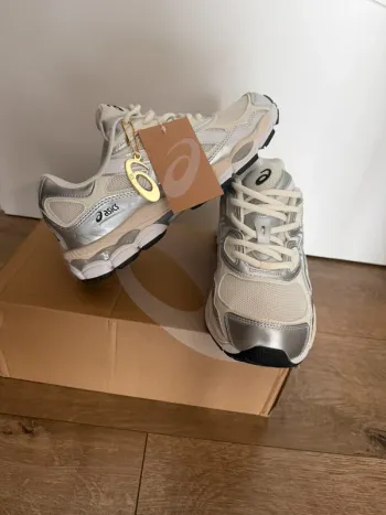 Asics GEL-NYC Running Shoes d'occasion