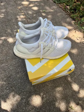 Adidas Ultraboost 1.0 bike usato — immagine 2 di 7