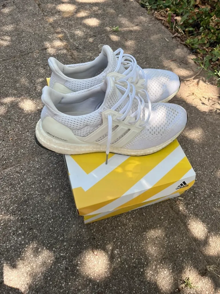Adidas Ultraboost 1.0 bike usato — immagine 2 di 7