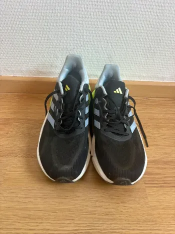 Použité Adidas Solarboost 5 Running Shoes