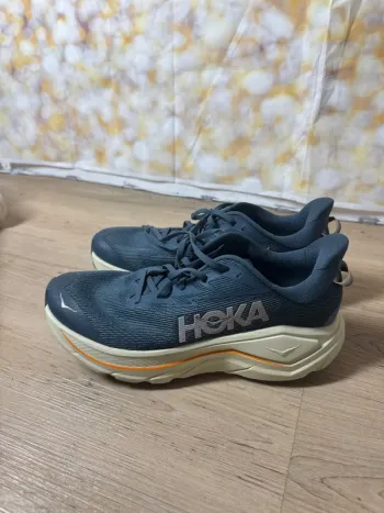 Used Ideal HOKA One One Laufschuhe Herren Gr. 44⅔ bike — image 3 of 3