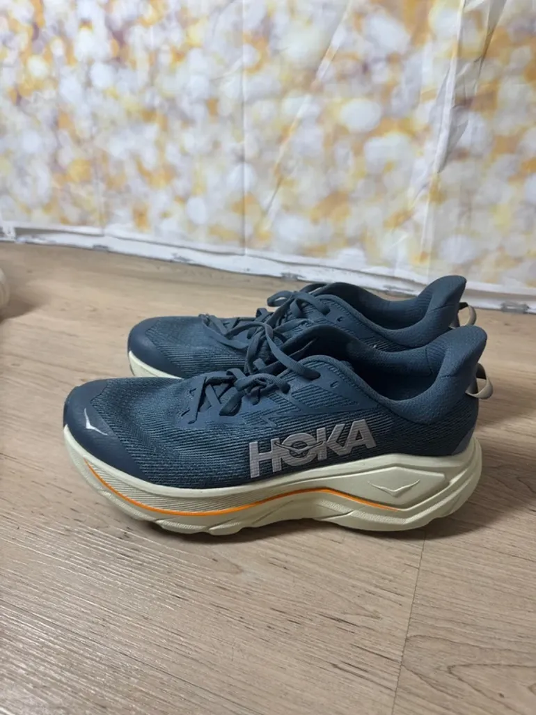 Used Ideal HOKA One One Laufschuhe Herren Gr. 44⅔ bike — image 3 of 3