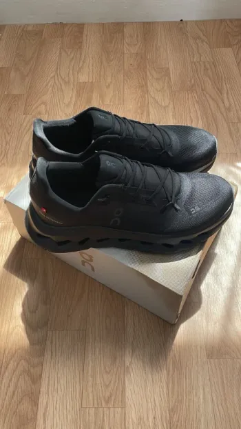 Tweedehands Premium Cloudsurfer Running Shoes