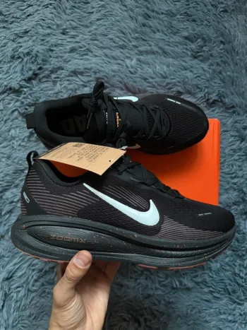Tweedehands Nike Vomero 18 Running Shoes