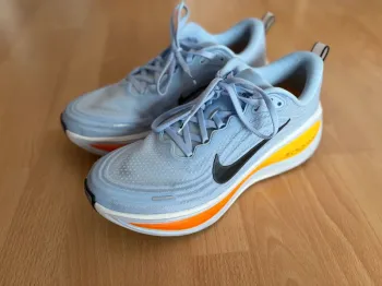 Tweedehands Nike Vomero Plus bike — afbeelding 2 van 7