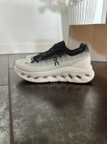 Used On Running Cloud bike — image 2 of 15