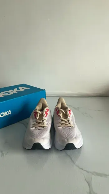 Tweedehands Hoka Shoes size 43 bike — afbeelding 2 van 6