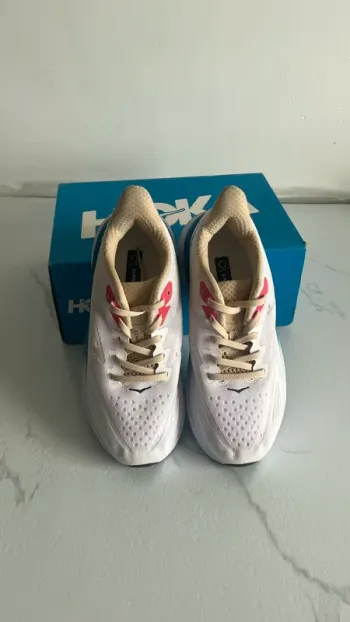 Tweedehands Hoka Shoes size 43 bike — afbeelding 3 van 6