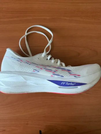 Used Lightweight Sonicblast Running Shoes