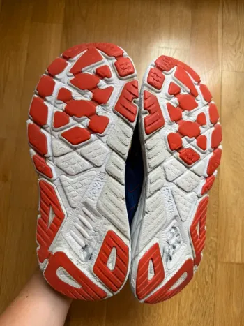 Used Hoka Arahi 5 bike — image 9 of 15