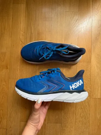Used Hoka Arahi 5 Running Shoes