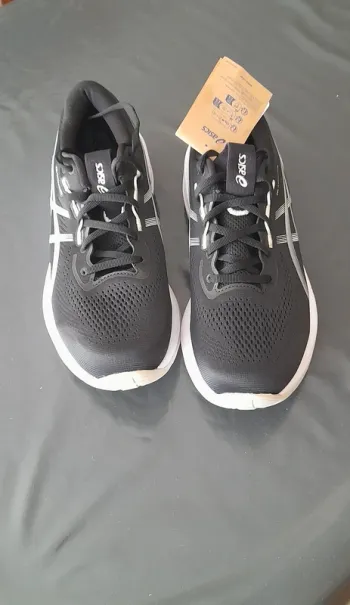 Używany Asics Gel-Cumulus 28 Running Shoes