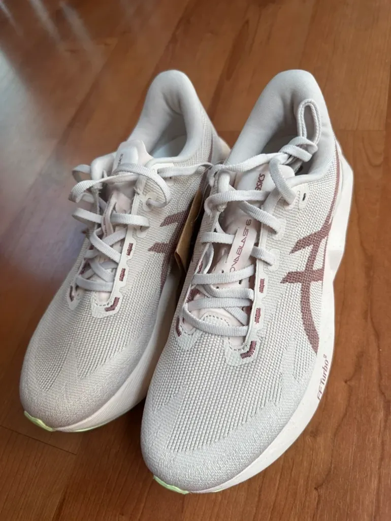 Używany Asics Novablast 6 2026 bike — zdjęcie 3 z 5