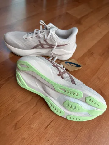 Używany Asics Novablast 6 2026 bike — zdjęcie 4 z 5