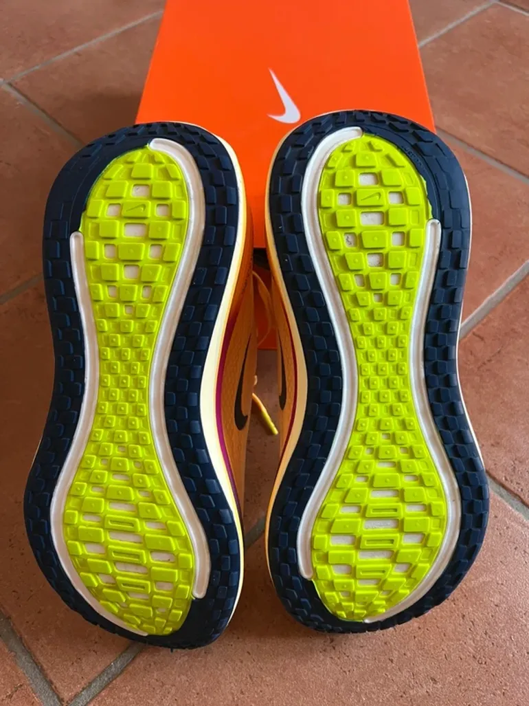 Used Nike Vomero Plus bike — image 6 of 10