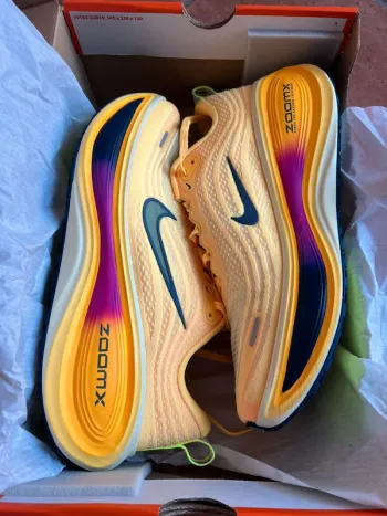 Nike Vomero Plus Running Shoes d'occasion
