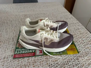 Gebrauchtes New Balance Fuelcell Rebel V5 Running Shoes