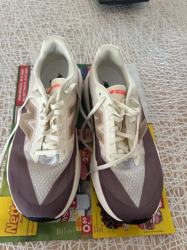 Gebrauchtes New Balance Fuelcell Rebel V5 bike — Bild 3 von 7