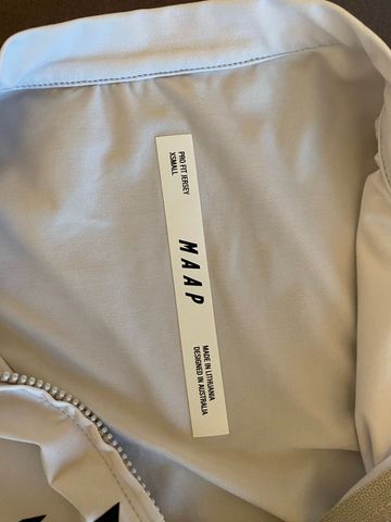 Used MAAP Evade Pro Base 2.0 Jersey 2026 bike — image 3 of 3